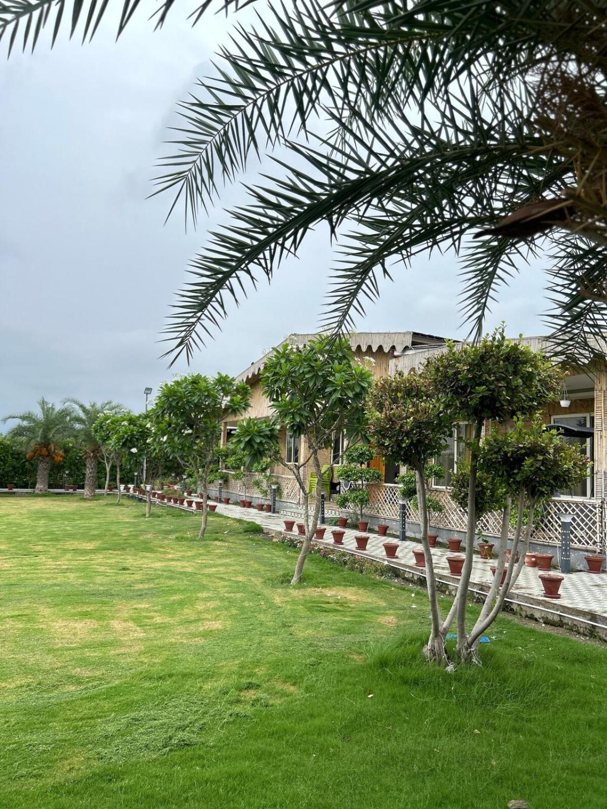 Vanraj Farm Greater Noida Eksteriør billede