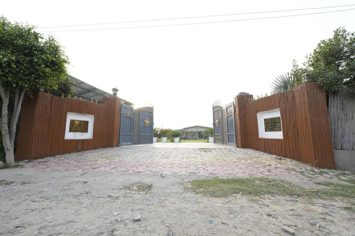 Vanraj Farm Greater Noida Eksteriør billede
