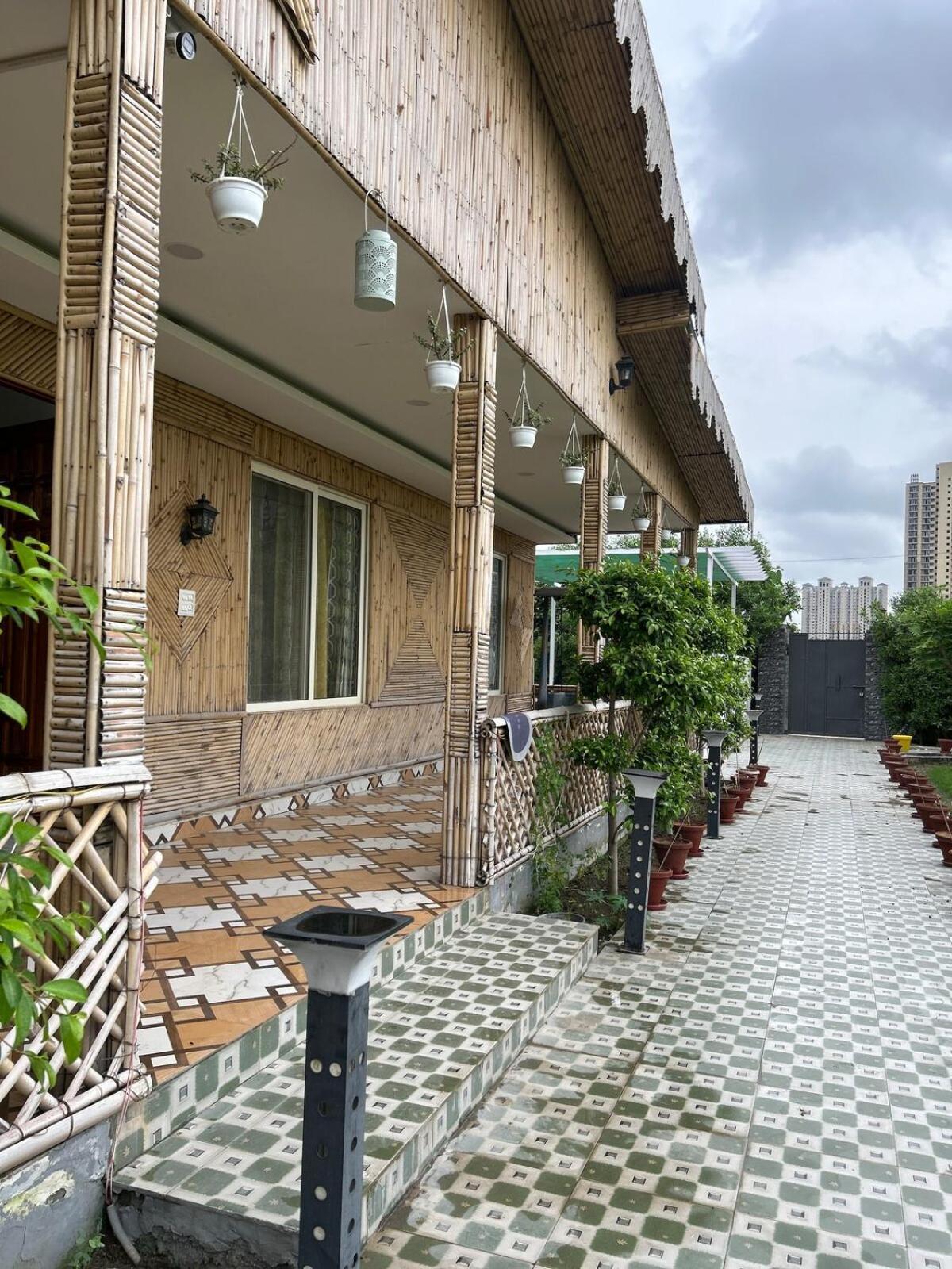 Vanraj Farm Greater Noida Eksteriør billede